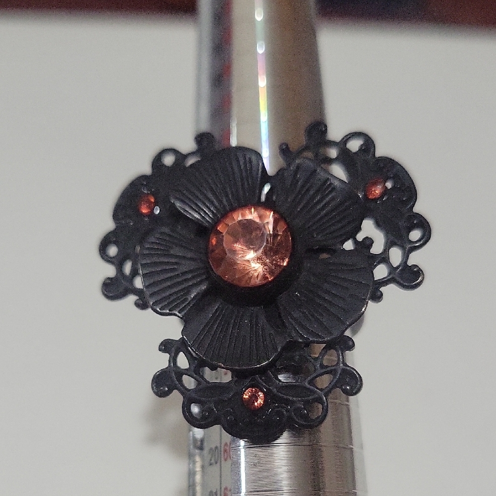 Elegant Black and Pink  Floral Ring